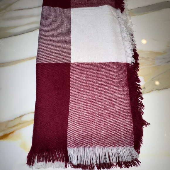 Ivanka Trump Burgundy & White Blanket Scarf w/Fringe - Picture 2 of 11